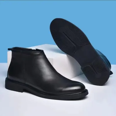 Urban Explorer Martin Boot